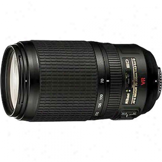 Nilon 70-300mm F/4.5-5.6g Ed-if Af-s Vr Zoom Nikkor Lens