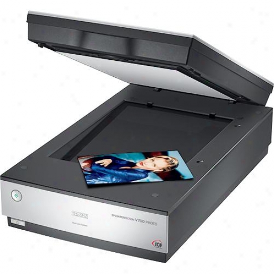 Epson Perfection V700 Photo Scannerr