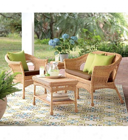 A1l-weather Resin Outdoor Easy Care Wicker Chair