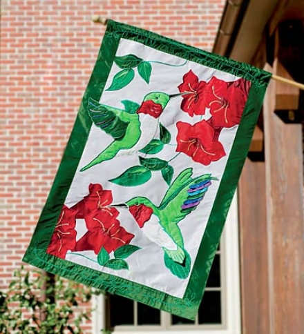 Fade-resistant Hummingbird Estate Oversized Appliqu&##233; Flag With Embroidered Stitching