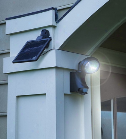 Motion-activated Solar Security Light With Nine Briggt White Led Lights