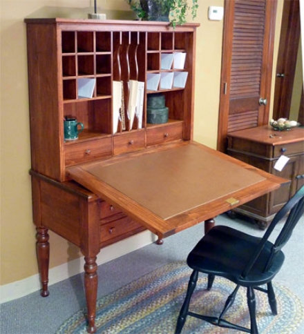 Pinne Carolina Plantation Desk With Drop-down Lid