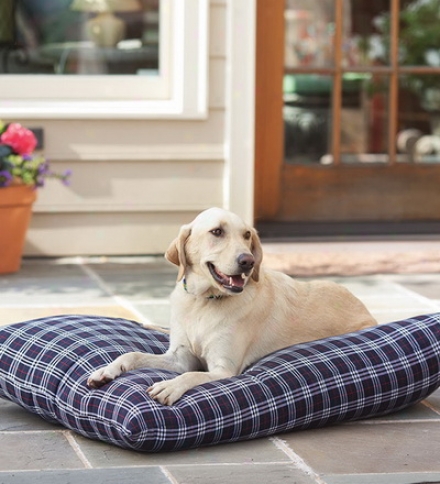 Small Weatherproof Polyester Indoor/outdoor Dog Receptacle