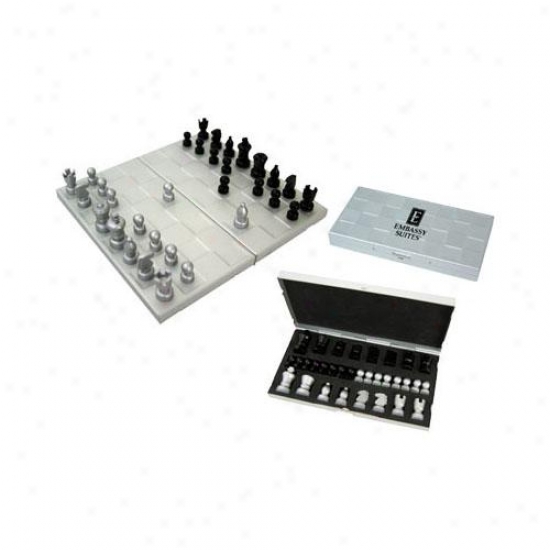 Aluminum Magnetic Chess Set With Aluminum Case