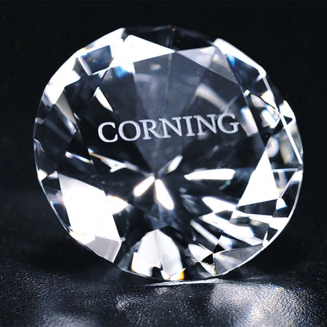 Solitaire Optica Couture - 1 5/8" X 2 3/8" - Round Faceted Crystal Paperweight With Donation Spar