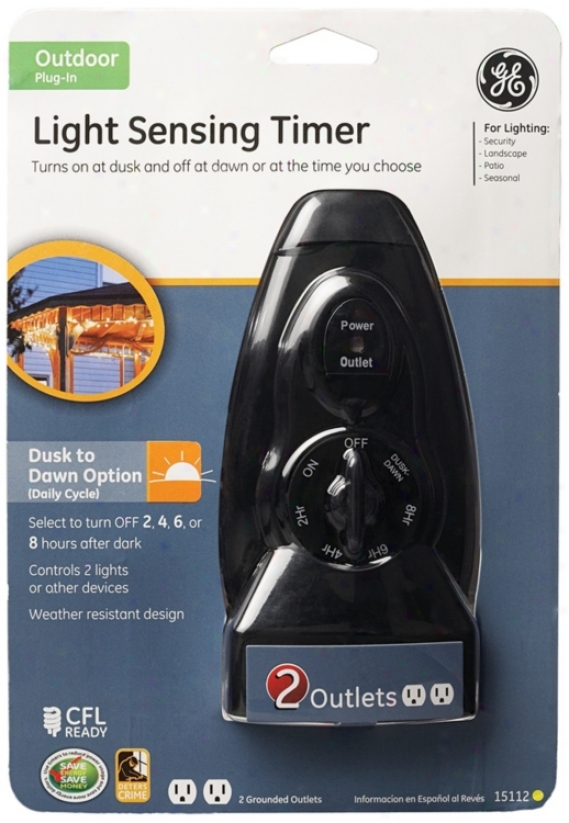 Black Light Sensing Dusk-to-dawn Two-outlet Timer (n0157)