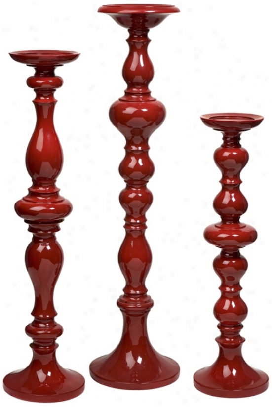 Set Of 3 Red Graduating Candlesticks (t9564)