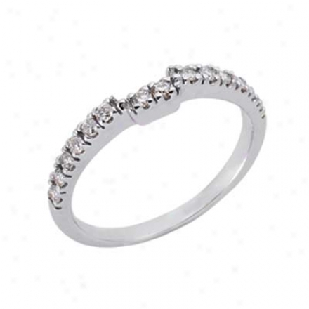 14k White Curved Design 0.27 Ct Diamond Band Ring