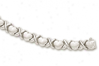 14k White Hugs And Kisses Matt Heart Shape Bracelet - 8 Inch