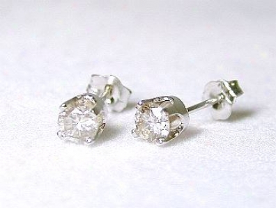 .50 Ctw Round Diamond Stud Earrings (1/2ctw - I1/2 - J-k)