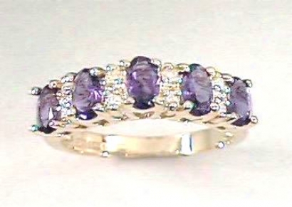 Oval Amethyst & Diamond Pyeamid Riny