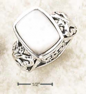 Ss White Mop Rectangle In Scroll Box Setting Puff Ring