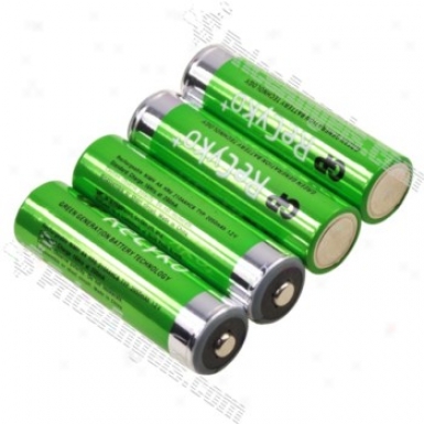Gp Recyko+ 1.2v 2050mah Rechargeable Ni-mh Aa Batteries With Purple Case(4-pafk)
