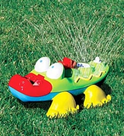 19-1/2" Squirtin' Gator Lawn Sprinkler