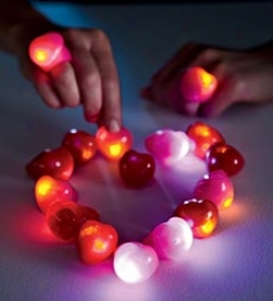 Set Of 8 Flashing Heart Rings