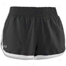 Under Armour W Great Escape Short - Womens - Black/white