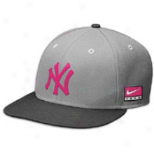 Yankees Nike Breeze Max 90 Snapback Cap - Mens - Anthracit/ered