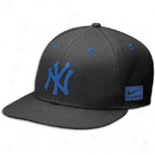 Yankees Nike Foamposite One Snapback - Mens - Black/royal