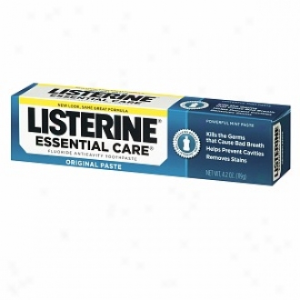 Listerine Essential Care Fluoride Antidavity Toothpaste, Powerful Mint Paete