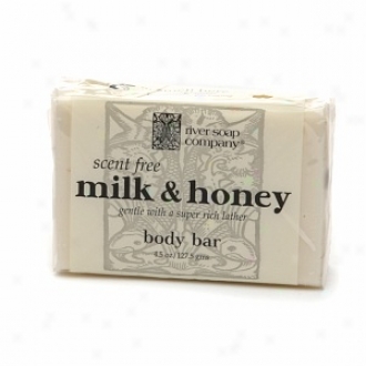 River Soap Company The whole of Vegetable Body Rod Soap, Milk And Honey